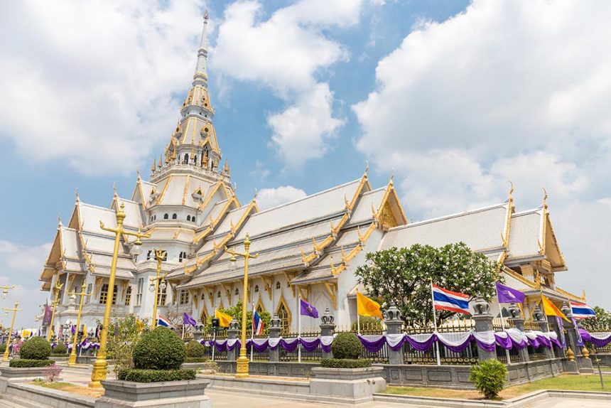 สายมูห้ามพลาด 10 วัดในฉะเชิงเทราที่ต้องมาเสริมดวง!